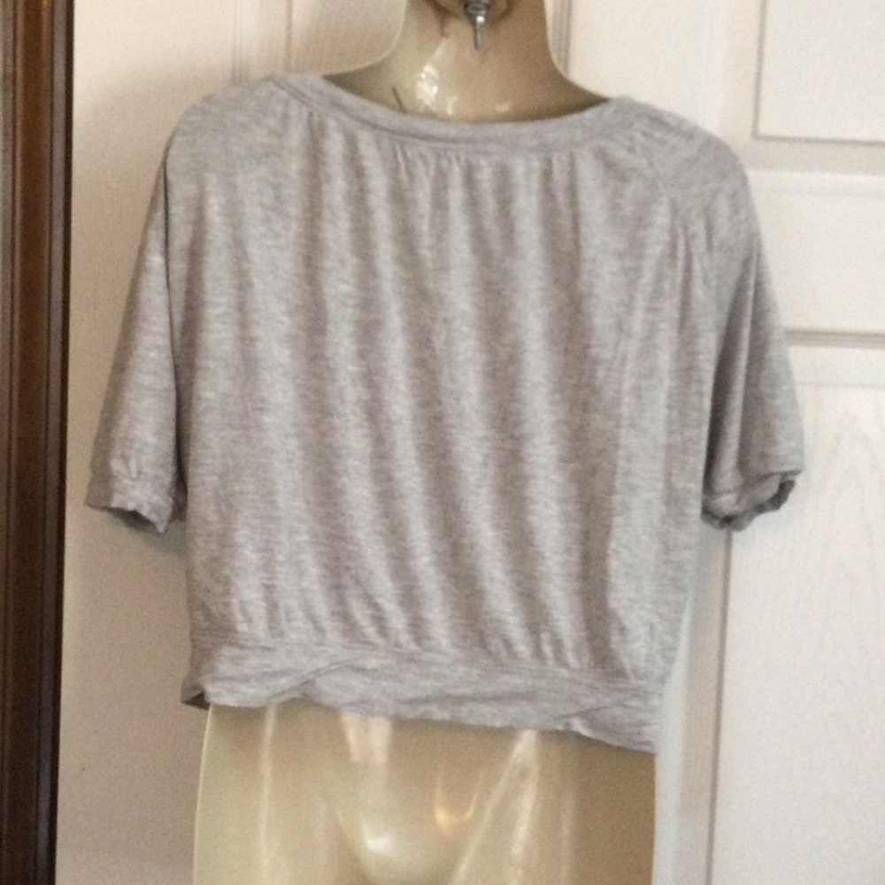 Express Crop Top - Picture 3 of 5